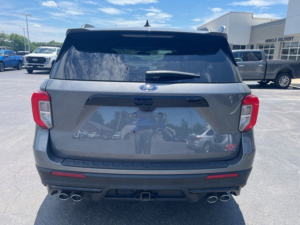 Used 2023 Ford Explorer ST w/ Equipment Group 401A AWD/4WD image 2