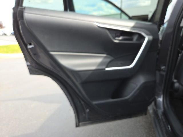 Used 2025 Toyota RAV4 LE AWD/4WD image 12