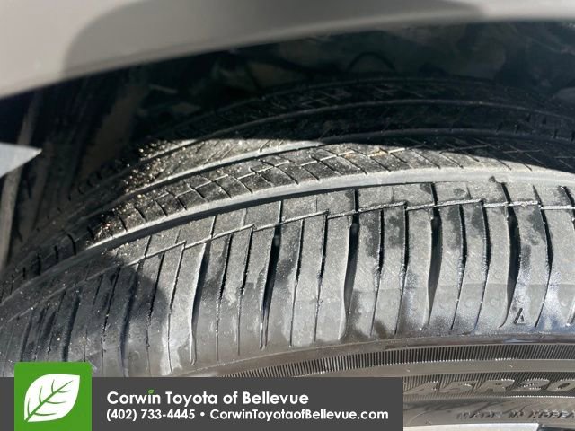 Used 2025 Mitsubishi Outlander SE image 27