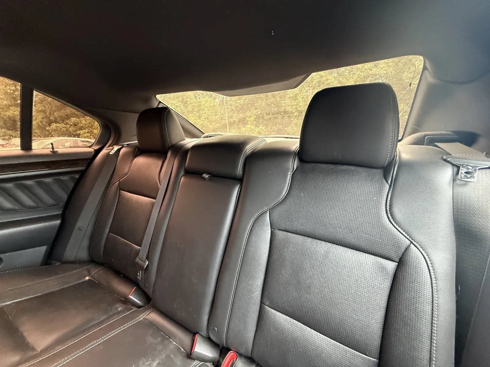 Used 2014 Ford Taurus Limited w/ Equipment Group 301A FWD image 9