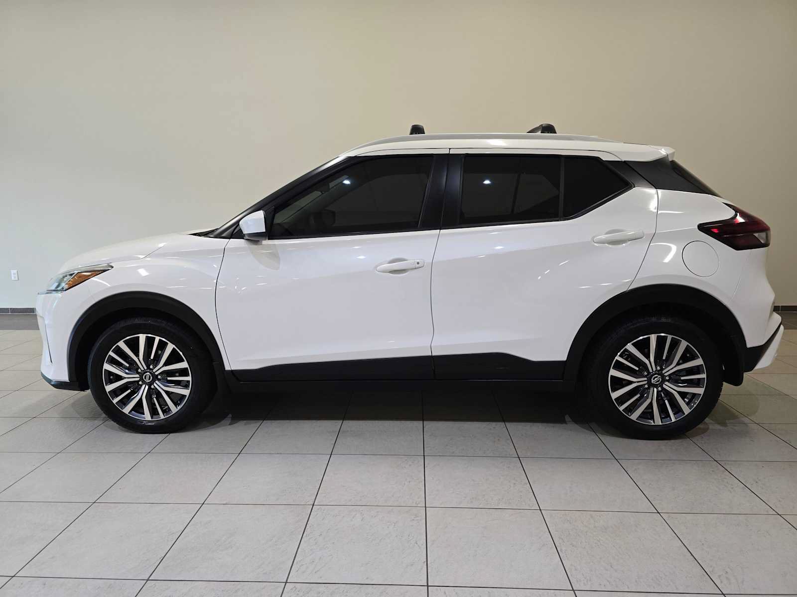 Used 2021 Nissan Kicks SV w/ Exterior Package FWD image 3