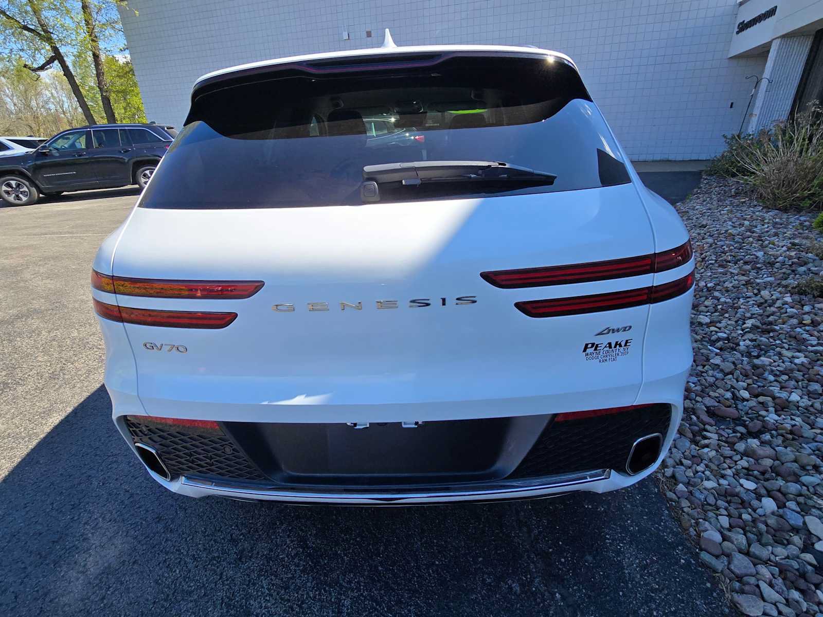 Used 2025 Genesis GV70 2.5T AWD/4WD image 5