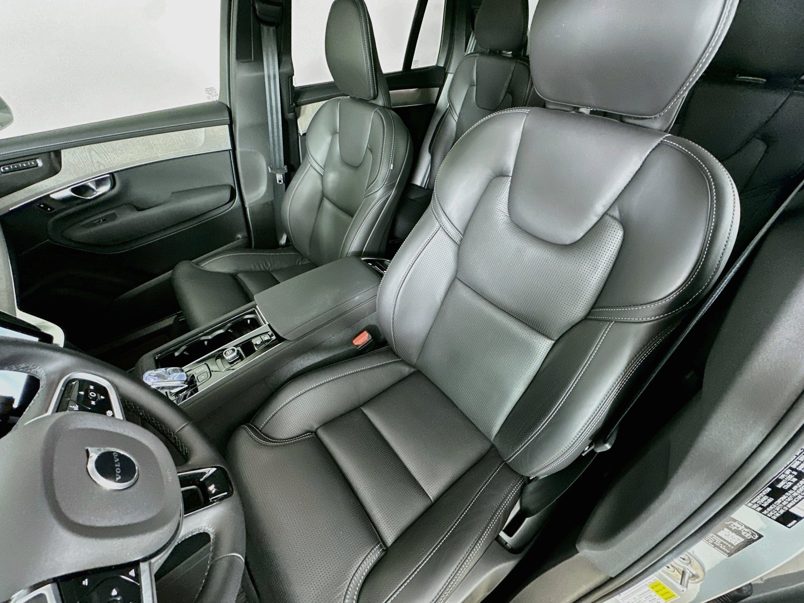 Used 2026 Volvo XC90 B6 Ultra w/ Protection Package AWD/4WD image 33