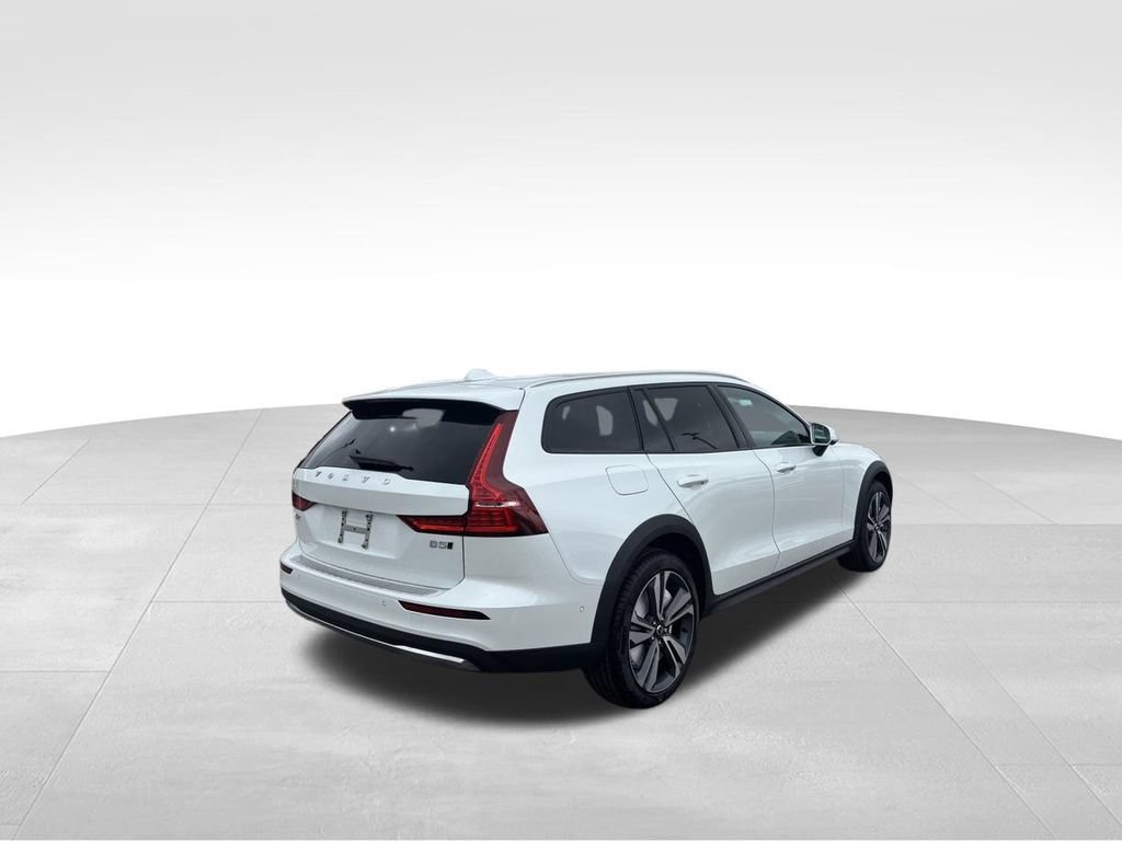 New 2026 Volvo V60 B5 Cross Country Plus w/ Protection Package Premier AWD/4WD image 6