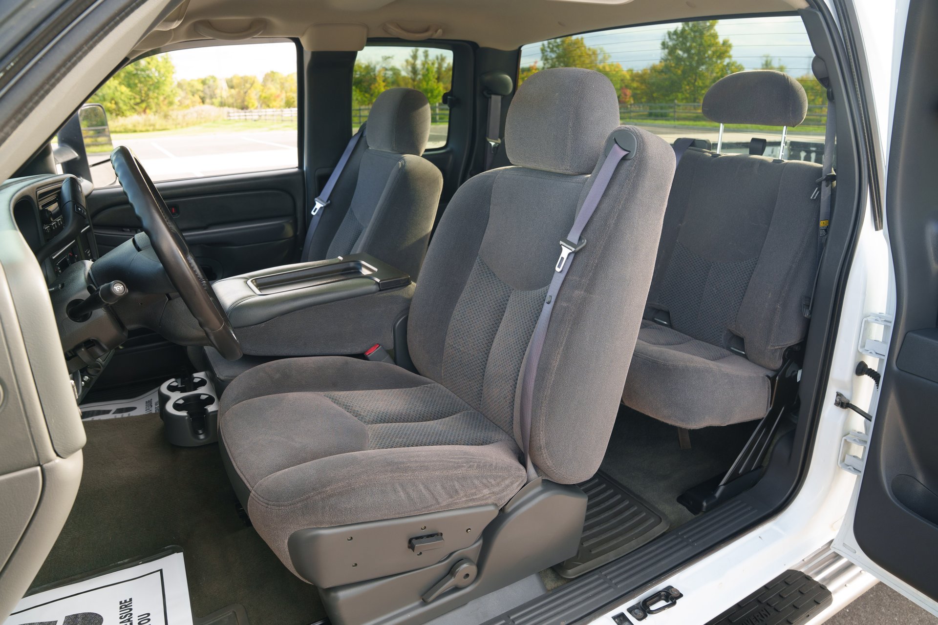 Used 2006 Chevrolet Silverado 2500 LT w/ Heavy-Duty Power Package AWD/4WD image 35