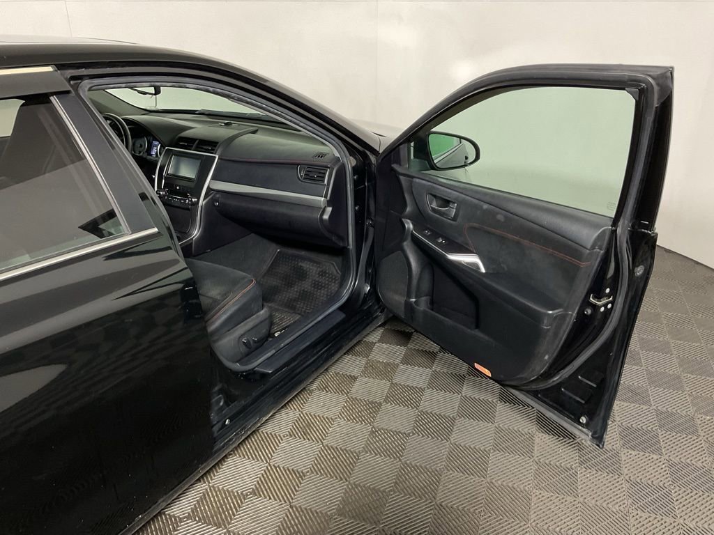 Used 2015 Toyota Camry XSE w/ Moonroof Package FWD image 28