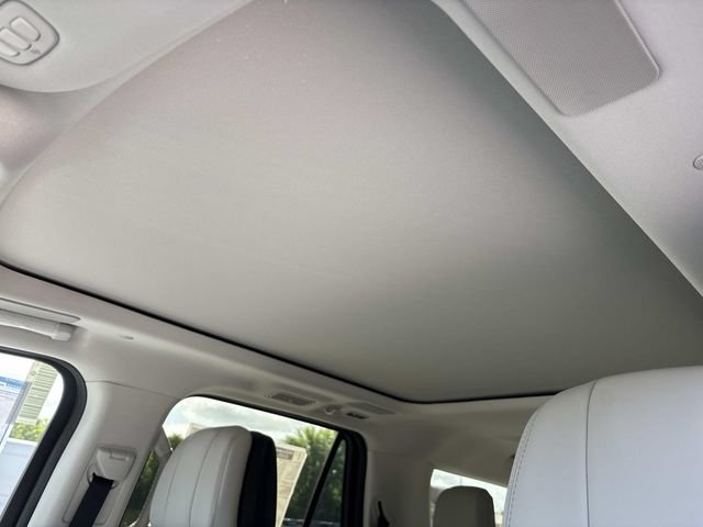 New 2026 Lincoln Navigator L Reserve w/ Jet Appearance Package AWD/4WD image 25