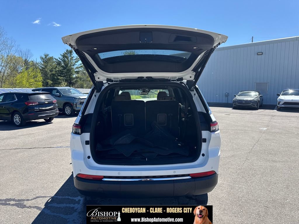 Used 2023 Jeep Grand Cherokee L Limited AWD/4WD image 21