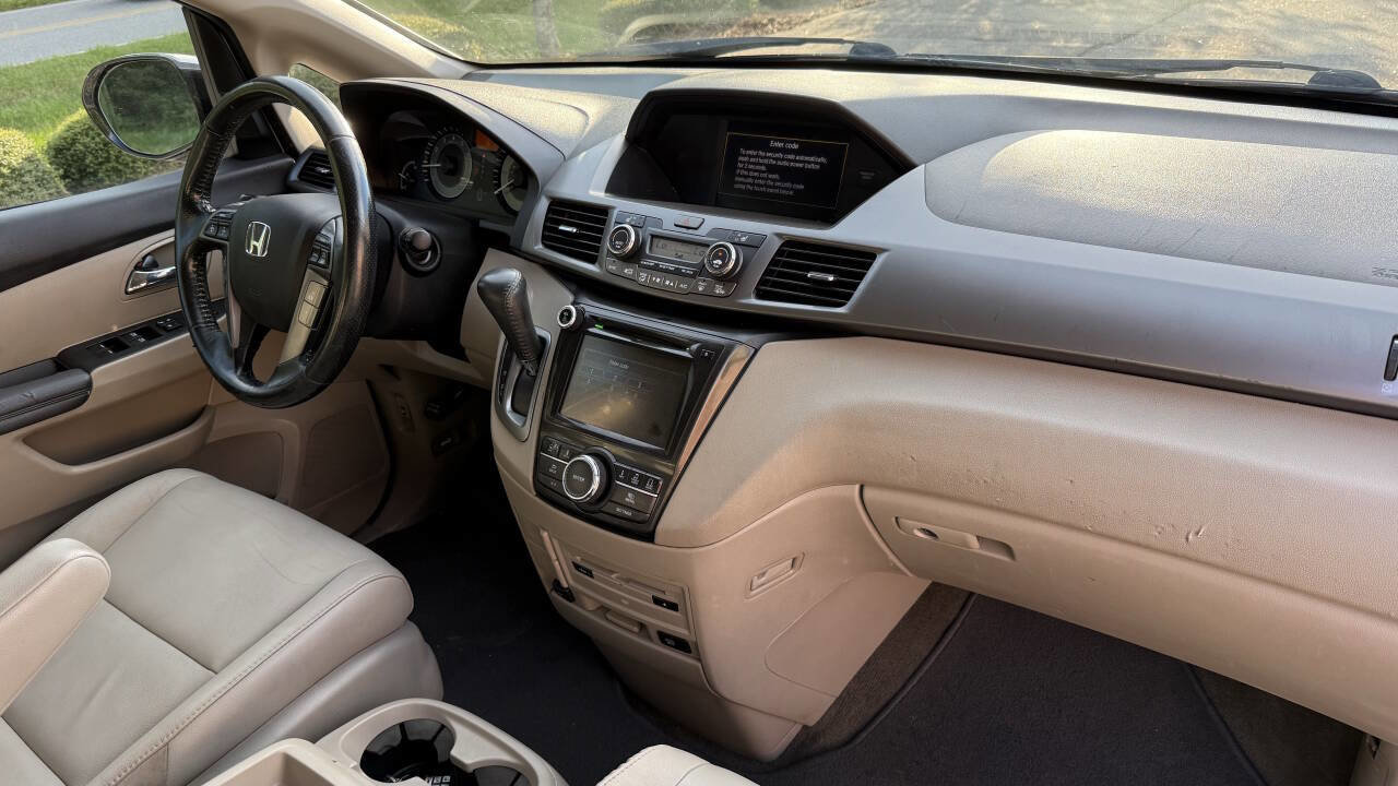 Used 2014 Honda Odyssey Touring Elite image 16