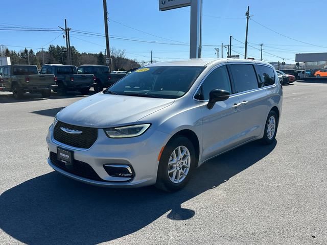 Used 2024 Chrysler Pacifica Touring-L FWD image 1