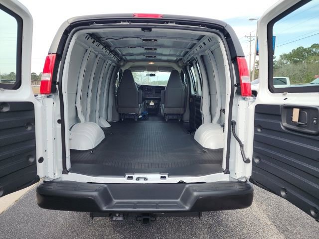 New 2025 Chevrolet Express 2500 w/ Driver Convenience Package image 9