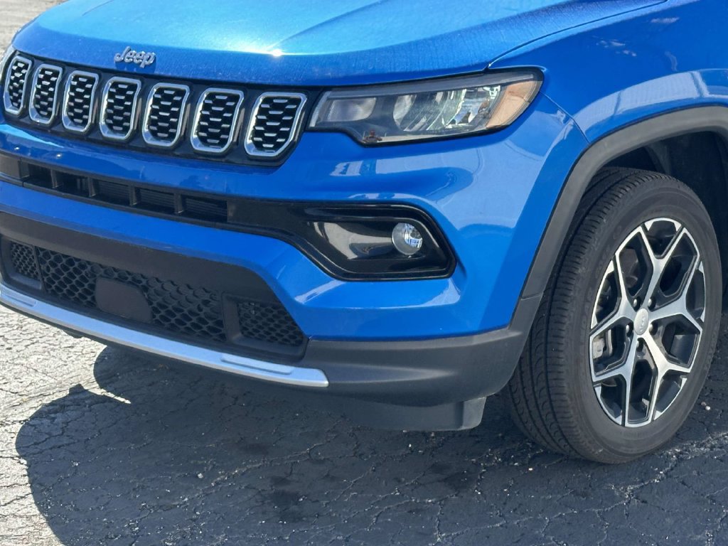 Used 2024 Jeep Compass Limited AWD/4WD image 8
