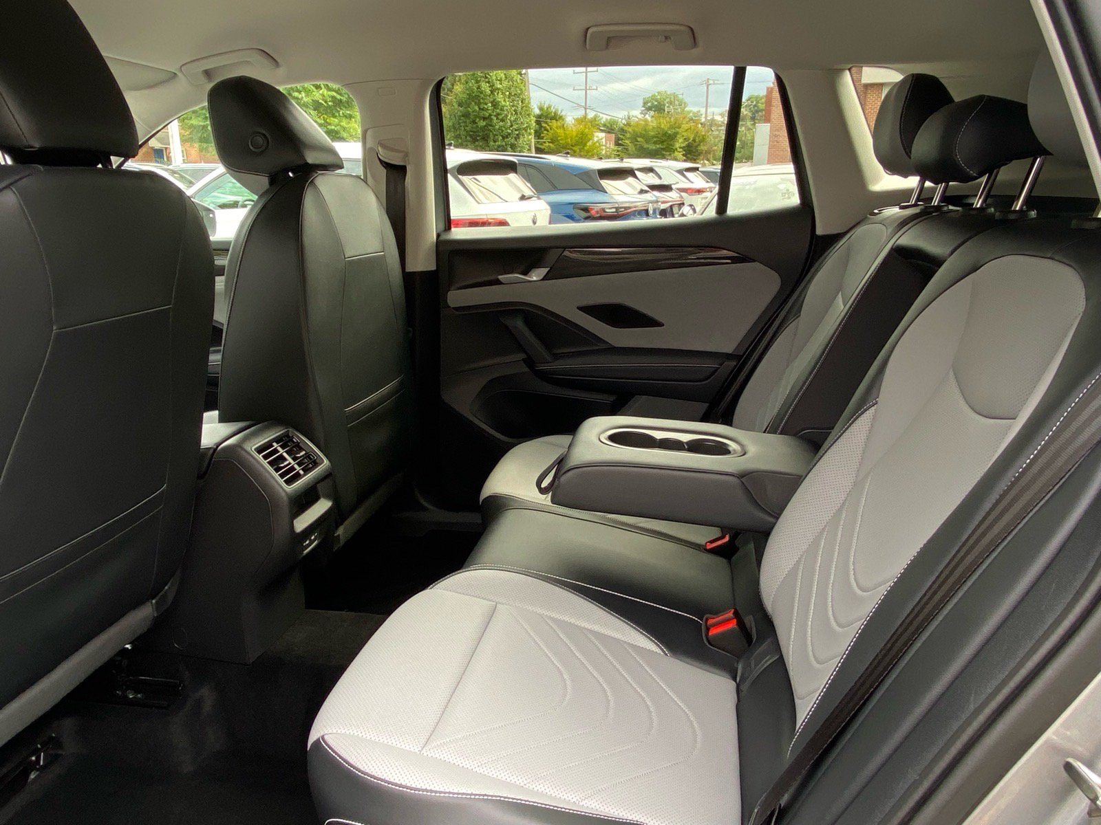 Certified 2025 Volkswagen Tiguan SE AWD/4WD image 19