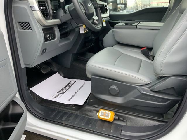 Used 2024 Ford F550 4x4 Crew Cab Super Duty image 15