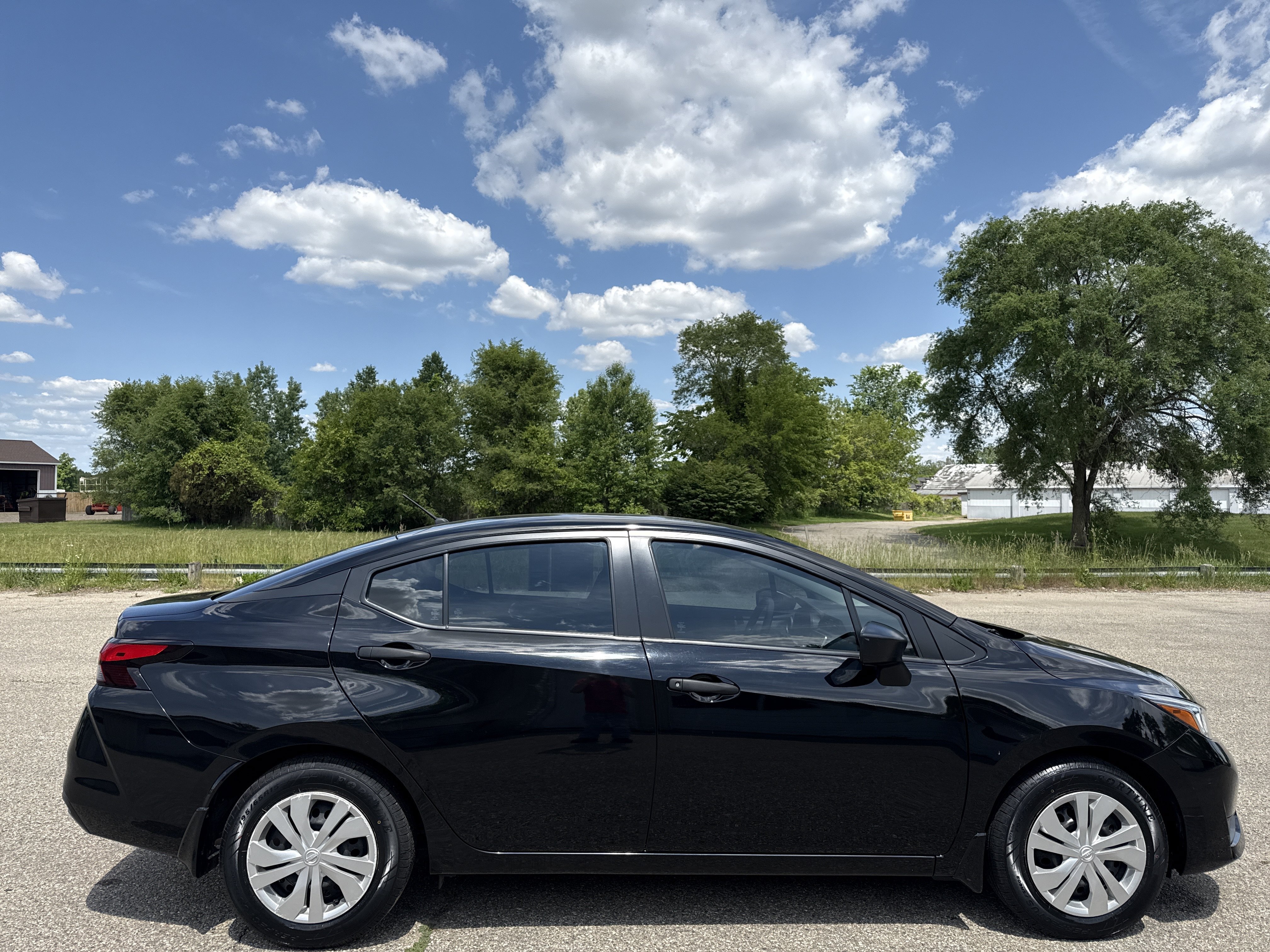 Used 2023 Nissan Versa S w/ Trunk Package FWD image 2