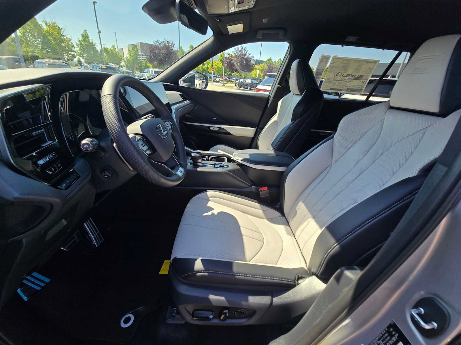 New 2026 Lexus TX 500h AWD image 23