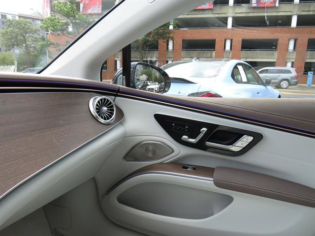 Certified 2023 Mercedes-Benz EQS 450+ 4MATIC Sedan w/ AMG Line Exterior Package image 17