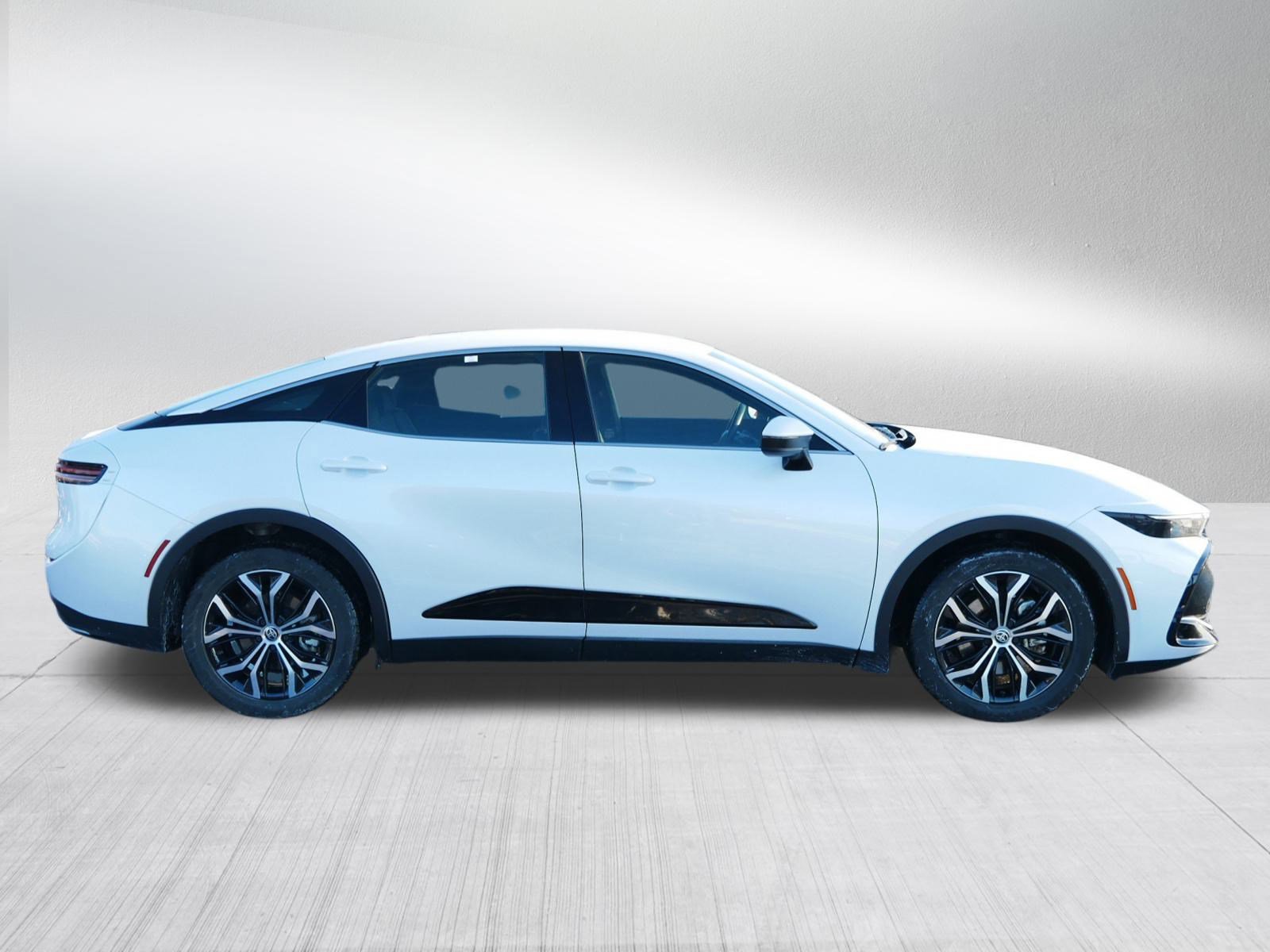 Used 2024 Toyota Crown XLE image 8