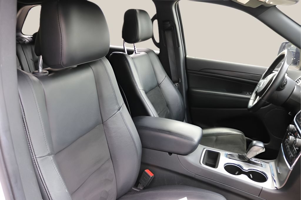 Used 2022 Jeep Grand Cherokee Laredo X RWD image 23