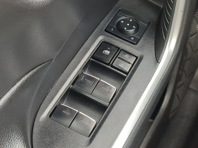 Used 2022 Toyota RAV4 XLE AWD/4WD image 21