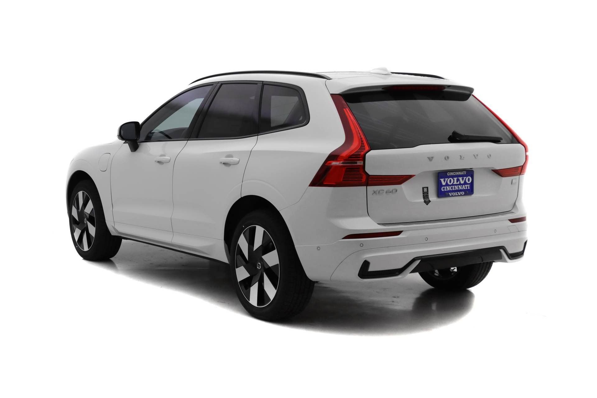 New 2024 Volvo XC60 T8 Plus w/ Protection Package Premier image 5
