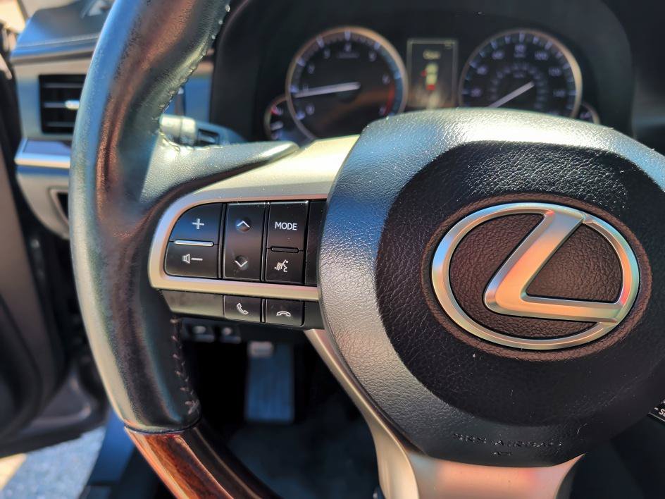 Used 2016 Lexus ES 350 w/ Luxury Package w/Wood Trim FWD image 19