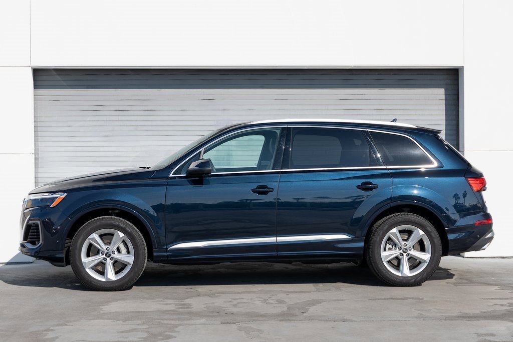Used 2025 Audi Q7 3.0T Premium w/ Convenience Package image 3
