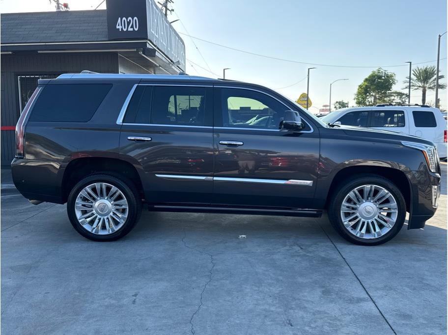 Used 2017 Cadillac Escalade Platinum AWD/4WD image 8