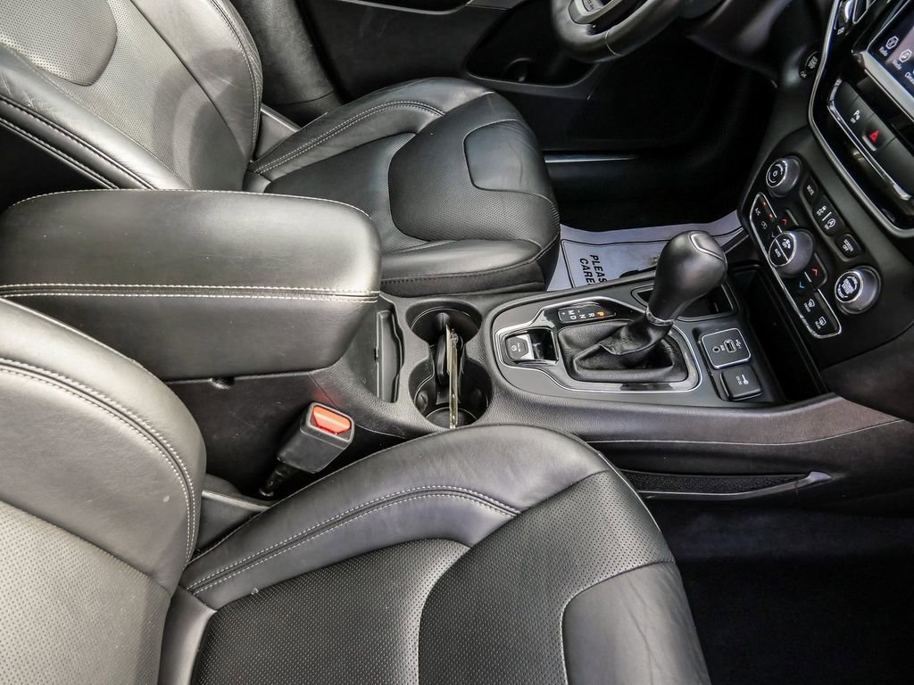 Used 2020 Jeep Cherokee Limited FWD image 18