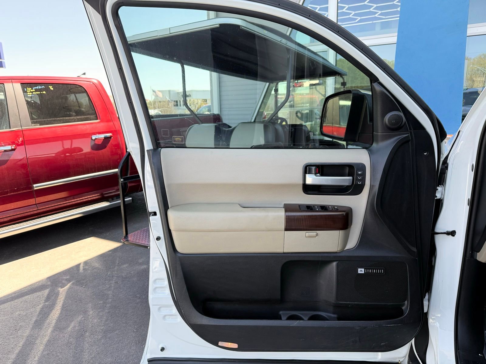 Used 2013 Toyota Sequoia Platinum image 24