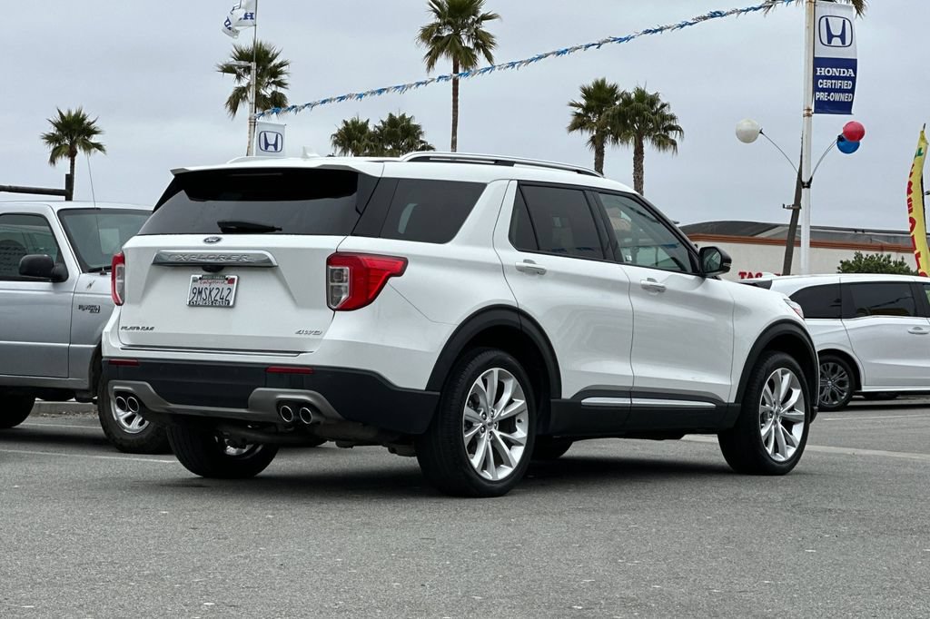 Certified 2023 Ford Explorer Platinum w/ Technology Package AWD/4WD image 3