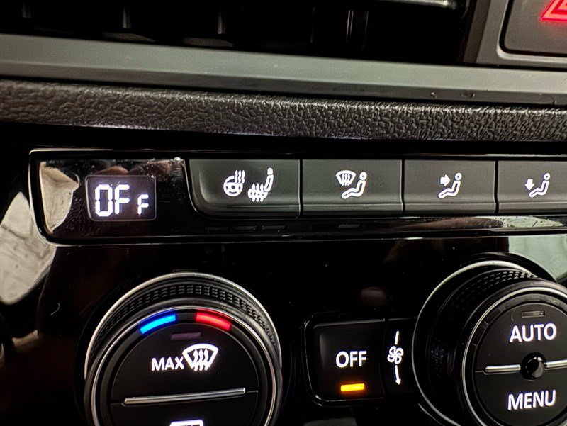 Used 2019 Volkswagen Jetta R-Line w/ R-Line Cold Weather Package FWD image 18