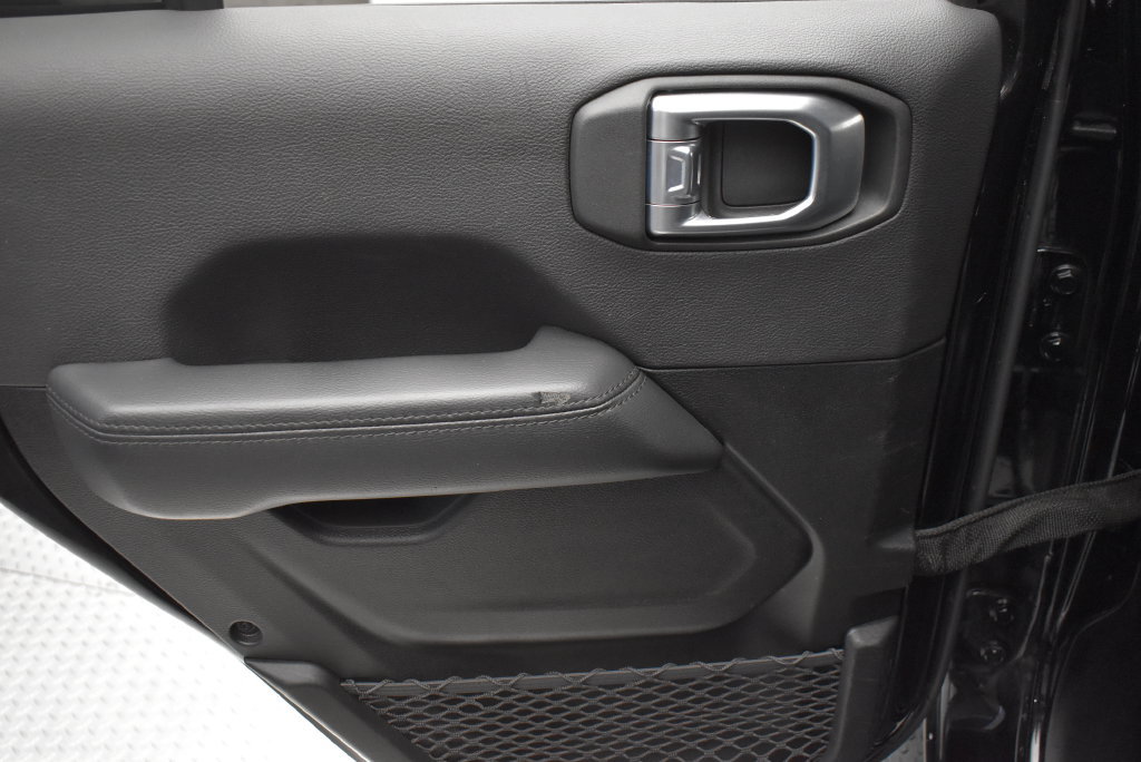 Used 2021 Jeep Wrangler Unlimited Sahara AWD/4WD image 30