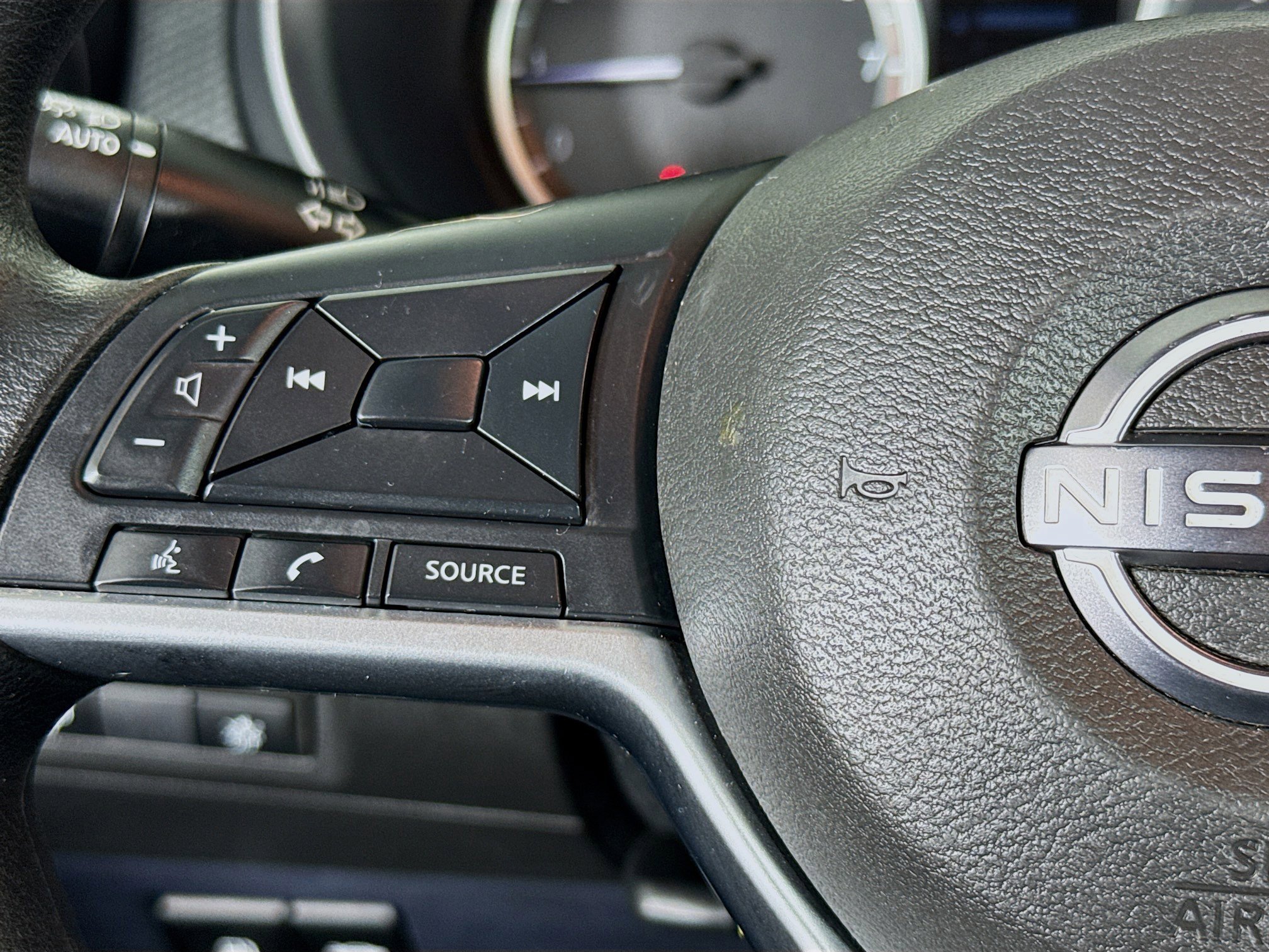 Used 2022 Nissan Kicks S image 13