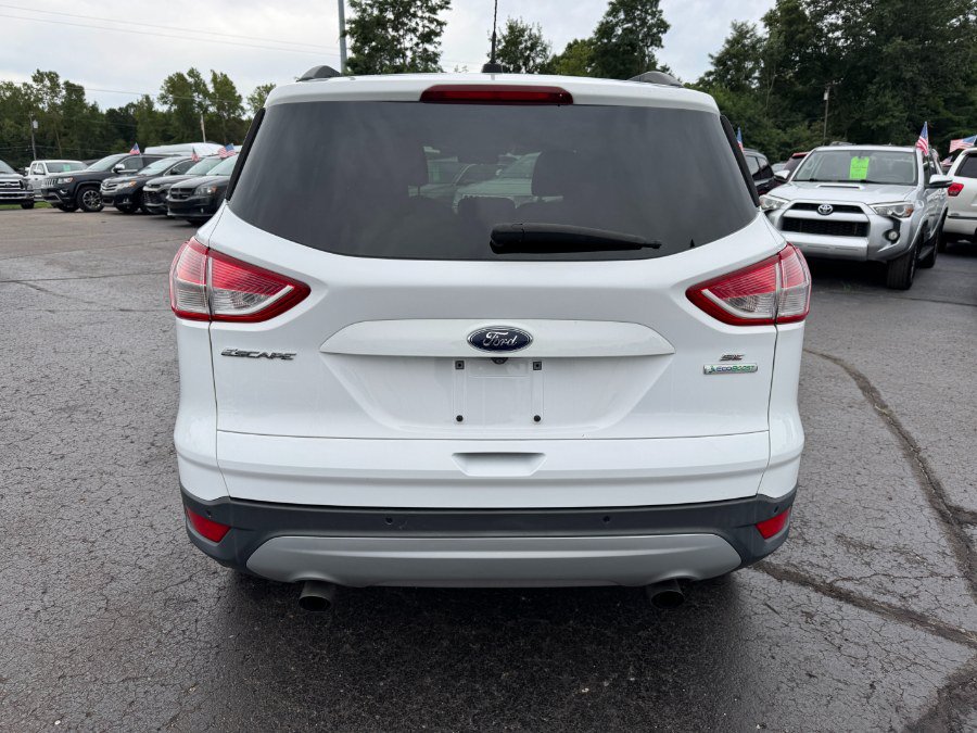 Used 2016 Ford Escape SE w/ Equipment Group 201A FWD image 4