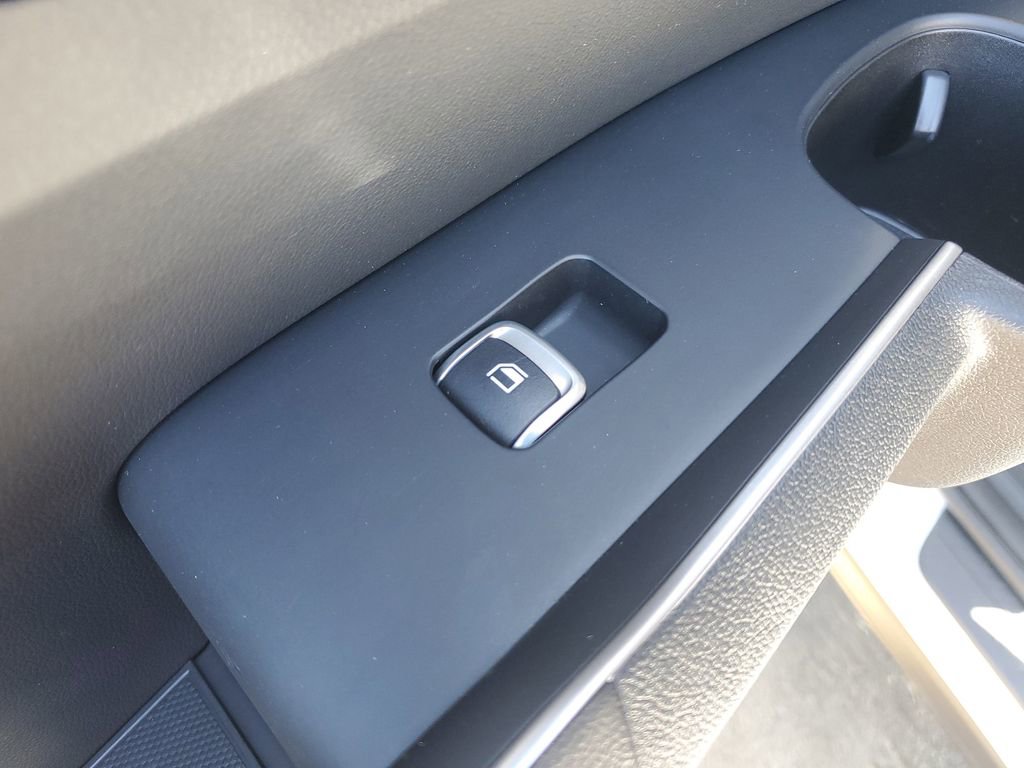 Used 2024 Kia Sorento S AWD/4WD image 17