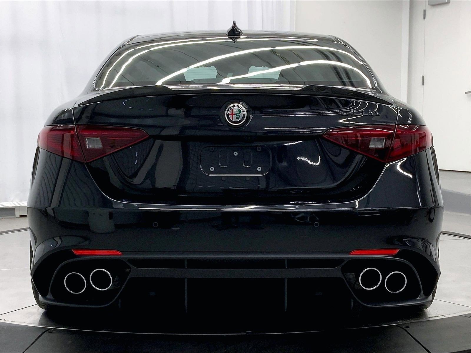 Used 2021 Alfa Romeo Giulia Quadrifoglio RWD image 6