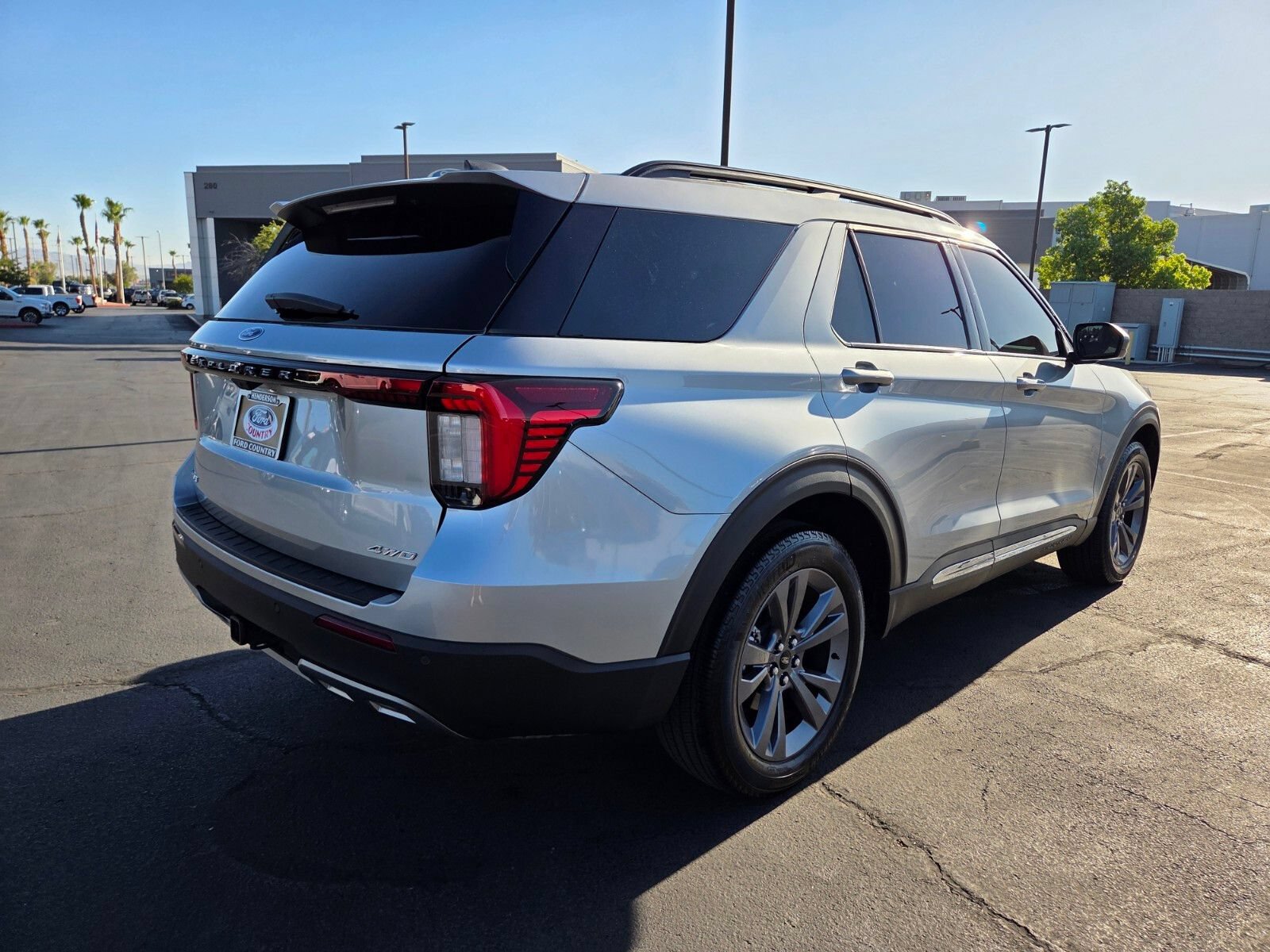Certified 2025 Ford Explorer Active w/ Active Comfort Package AWD/4WD image 6