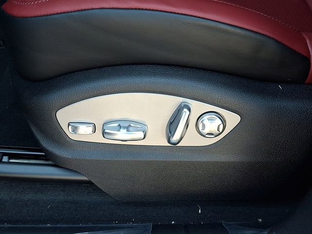 New 2025 Porsche Macan image 15