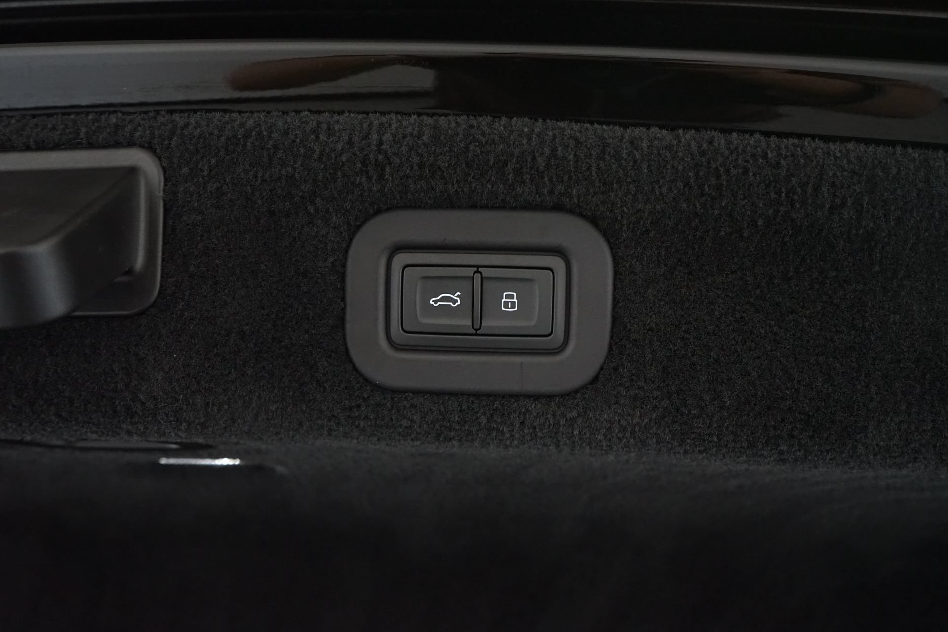 Used 2022 Bentley Flying Spur Plug-In Hybrid AWD/4WD image 36