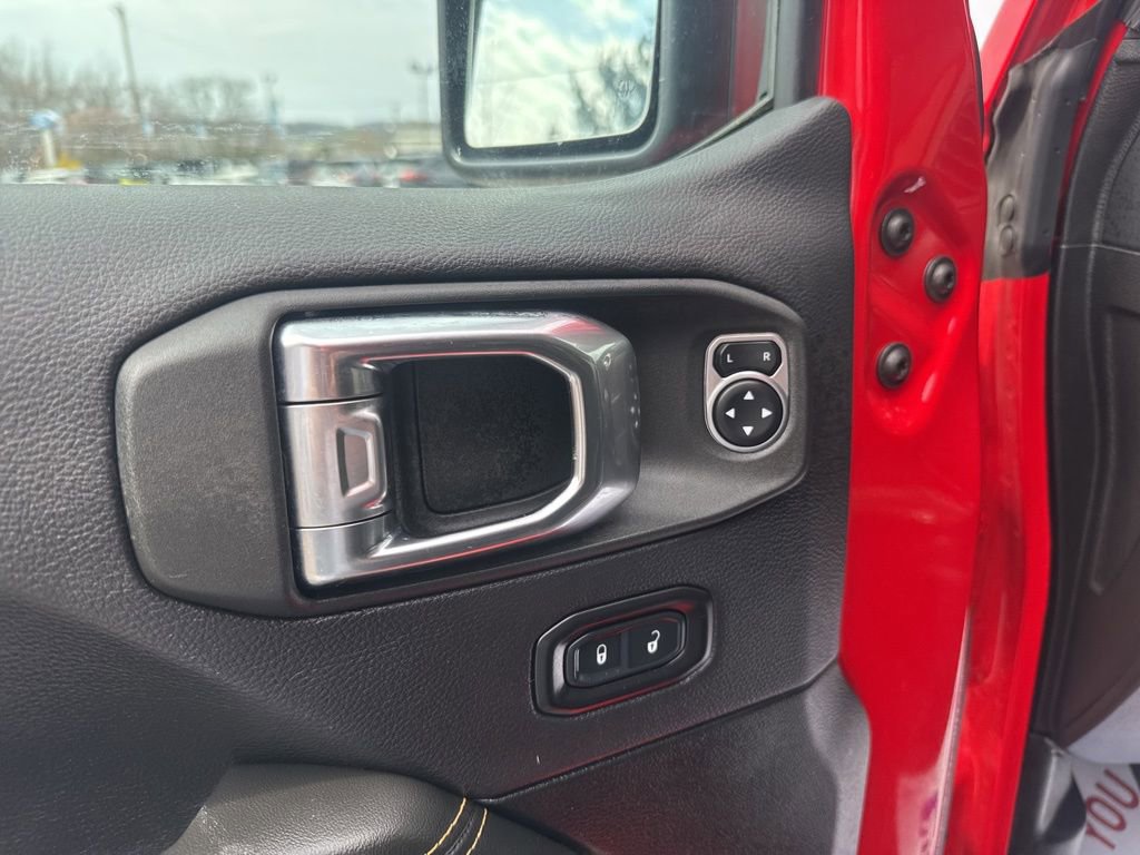 Used 2025 Jeep Wrangler Unlimited Sahara w/ Safety Group image 11