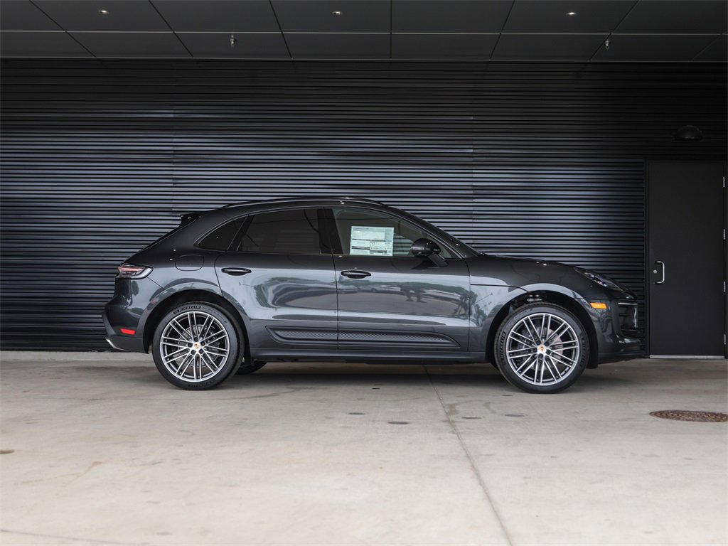 Used 2025 Porsche Macan image 8