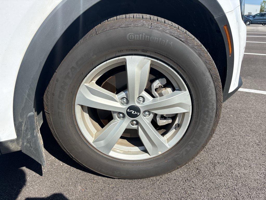 Certified 2026 Kia Sorento LX FWD image 15