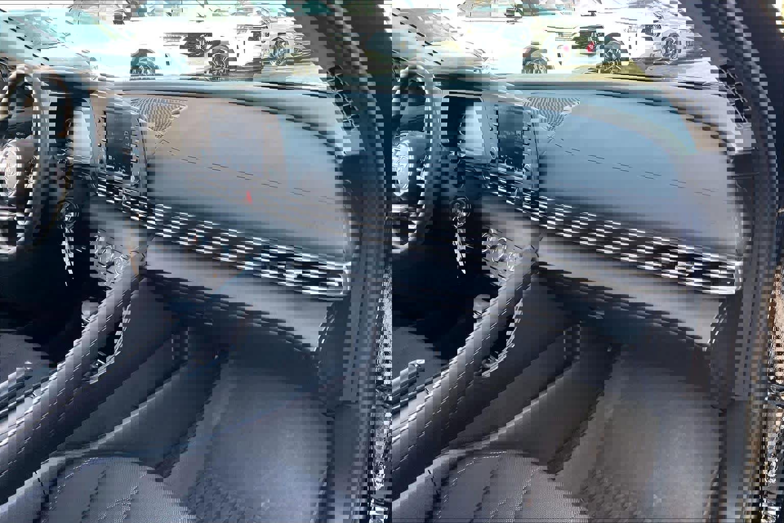 Used 2024 Hyundai Elantra SE image 18