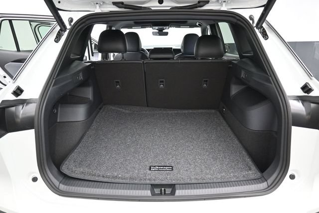 New 2026 Volkswagen Tiguan SE R-Line AWD/4WD image 12