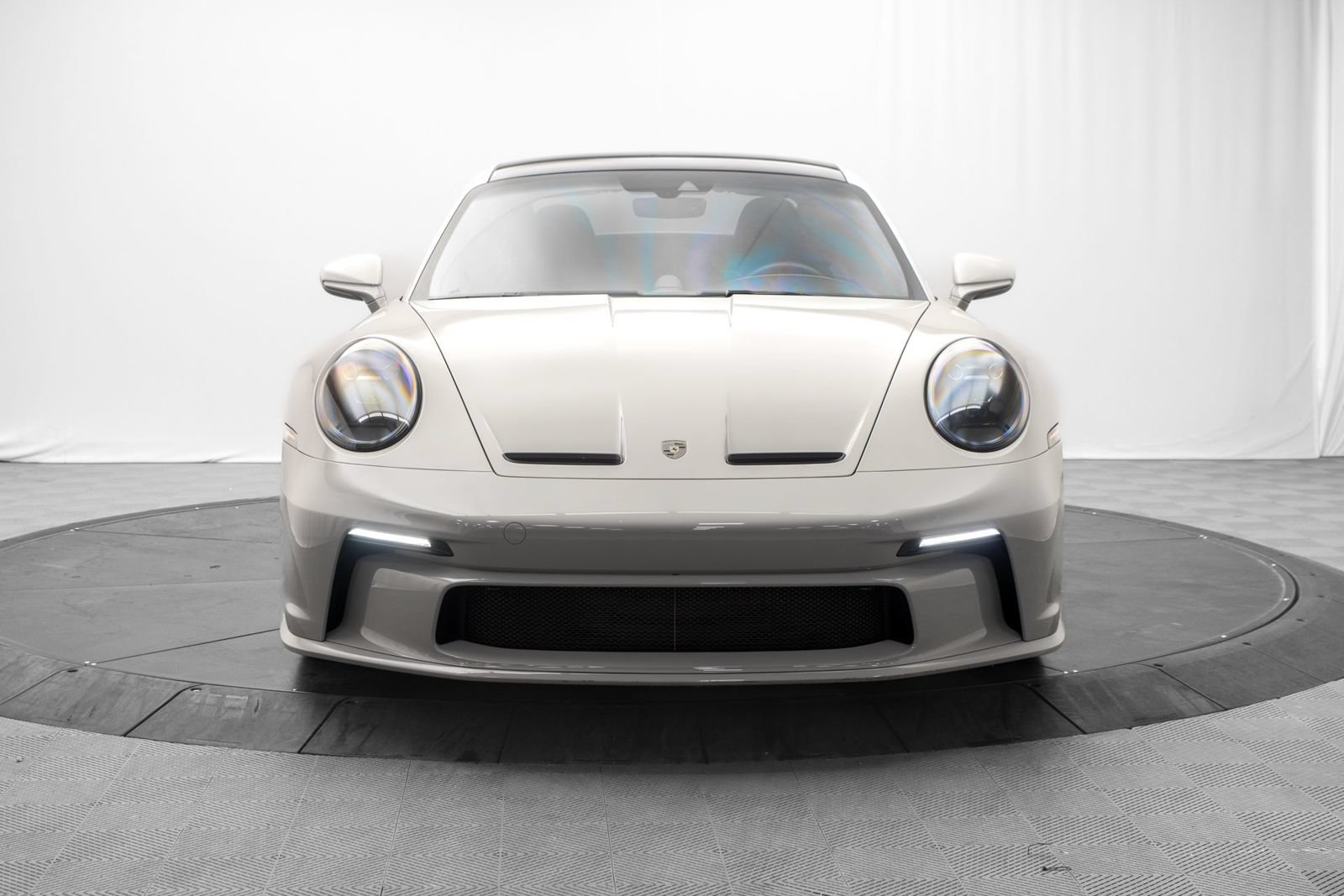 Used 2022 Porsche 911 GT3 RWD image 2