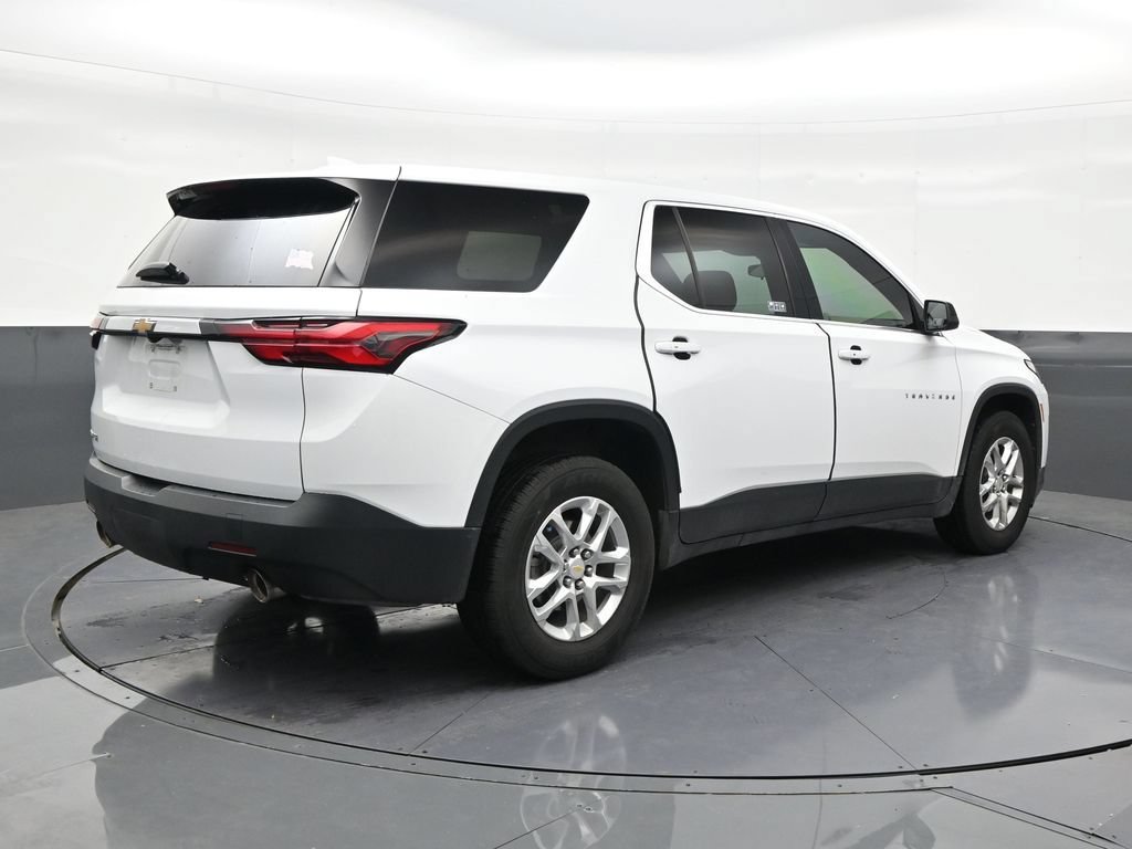 Used 2023 Chevrolet Traverse LS FWD image 5