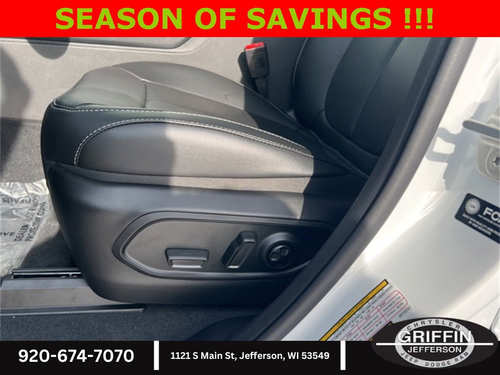 New 2025 Jeep Grand Cherokee L Limited w/ Luxury Tech Group II image 16