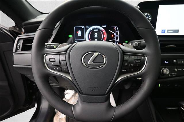 Used 2024 Lexus ES 300h w/ Premium Package FWD image 17