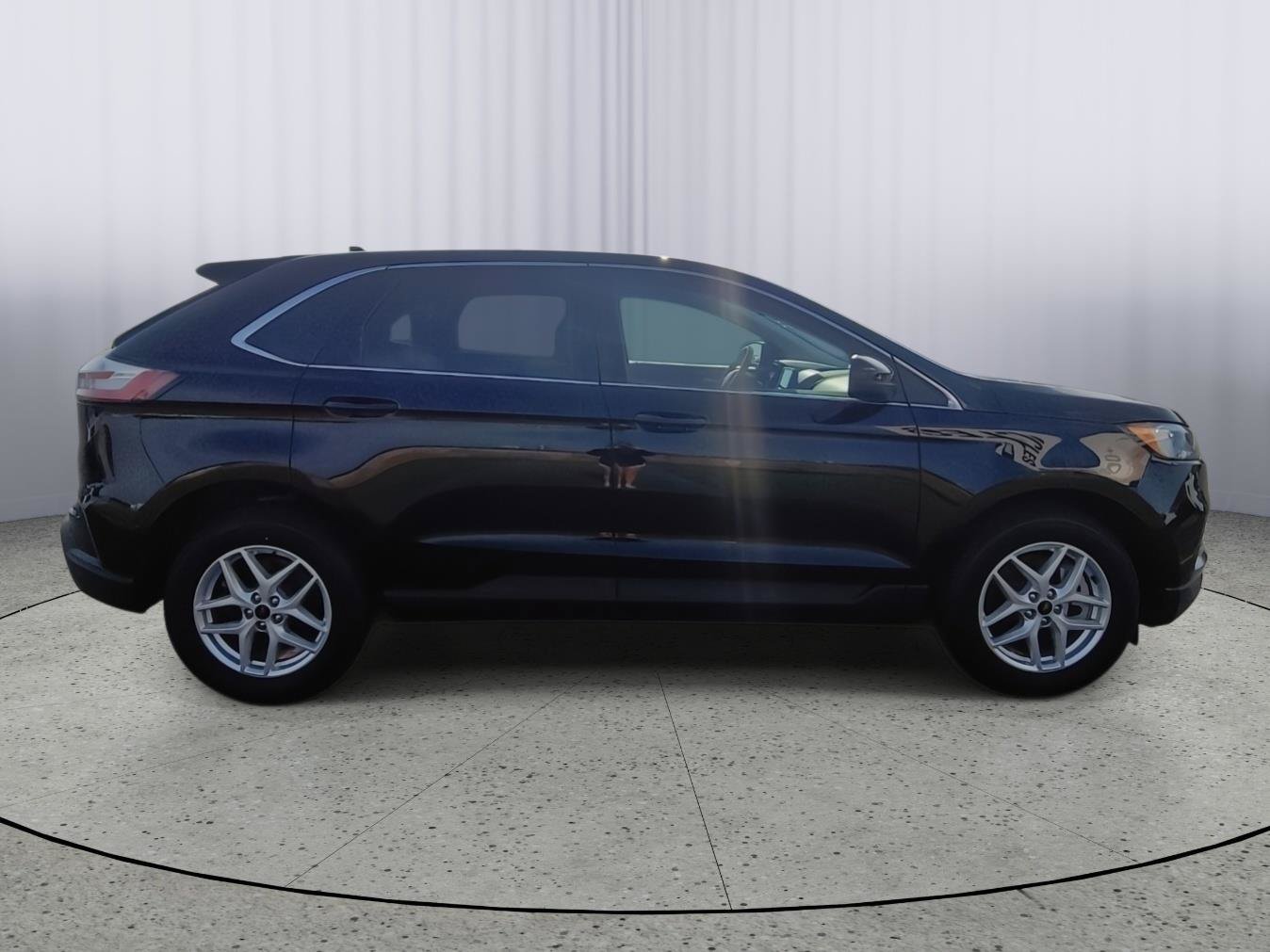 Used 2023 Ford Edge SEL w/ Convenience Package AWD/4WD image 5